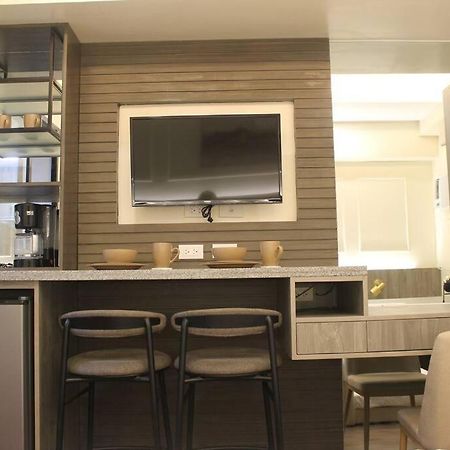 Condo Near Ayala Cebu City W Wifi Balcony Εξωτερικό φωτογραφία