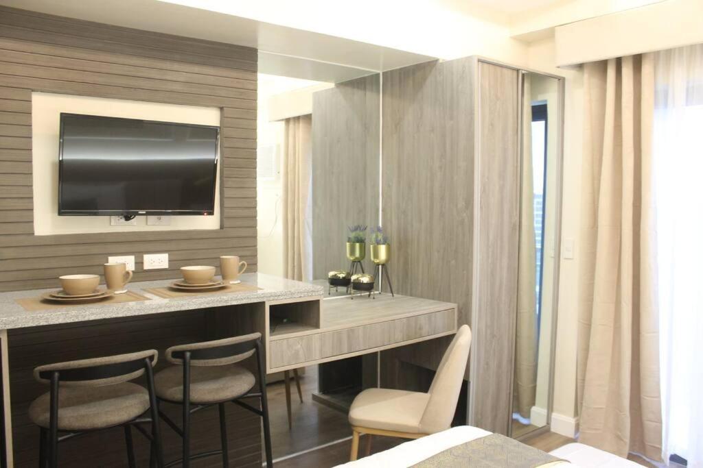 Condo Near Ayala Cebu City W Wifi Balcony Εξωτερικό φωτογραφία