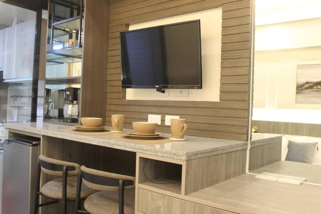 Condo Near Ayala Cebu City W Wifi Balcony Εξωτερικό φωτογραφία