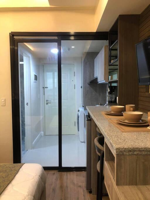 Condo Near Ayala Cebu City W Wifi Balcony Εξωτερικό φωτογραφία