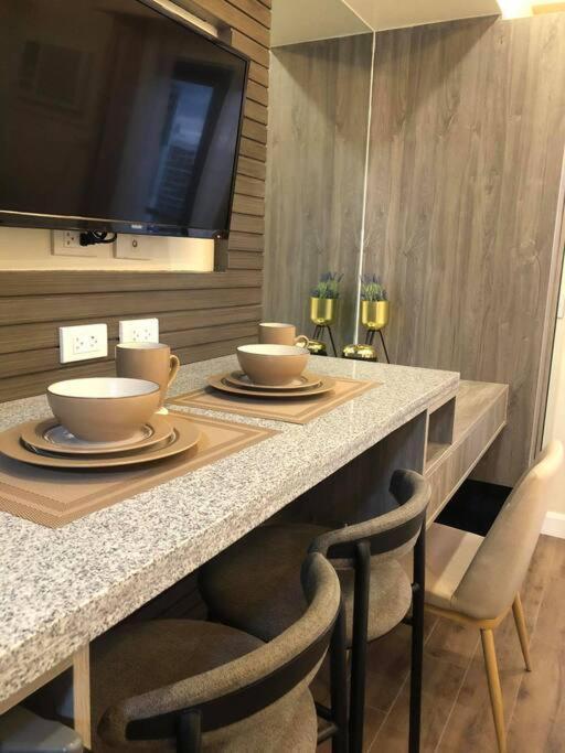 Condo Near Ayala Cebu City W Wifi Balcony Εξωτερικό φωτογραφία