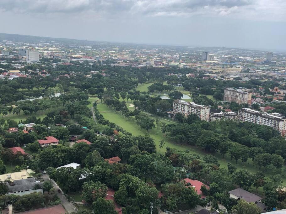 Condo Near Ayala Cebu City W Wifi Balcony Εξωτερικό φωτογραφία