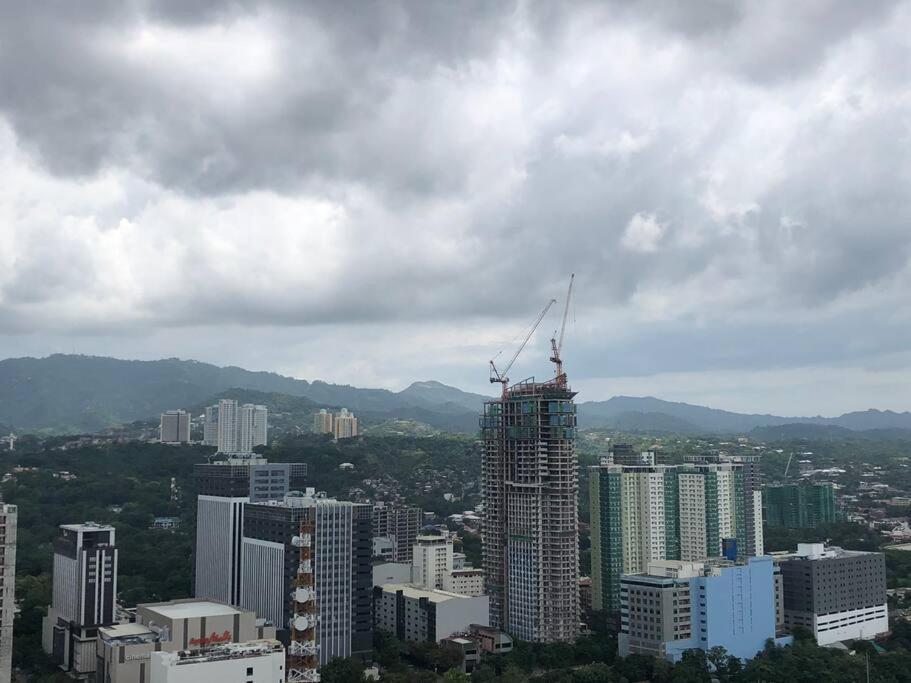Condo Near Ayala Cebu City W Wifi Balcony Εξωτερικό φωτογραφία