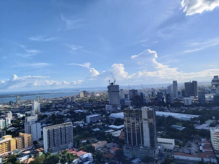 Condo Near Ayala Cebu City W Wifi Balcony Εξωτερικό φωτογραφία